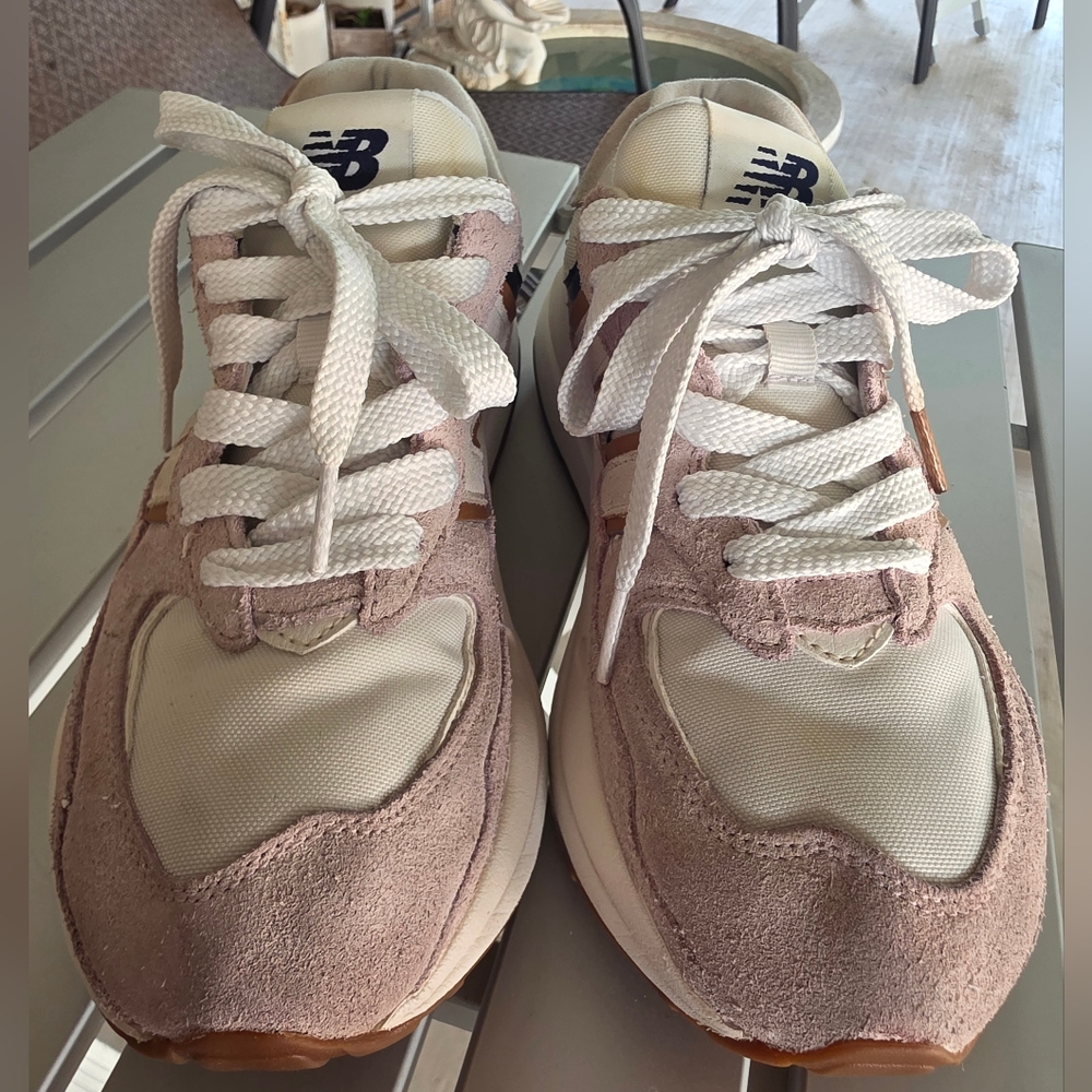 New Balance 57/40 Pink and White Sneakers for Everyday Comfort - Picture 13 of 15